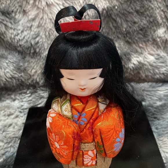 Traditional Japanese Doll with Orange Kimono - Picture 4 of 16